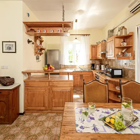 Beautiful In With Wifi Apartment
