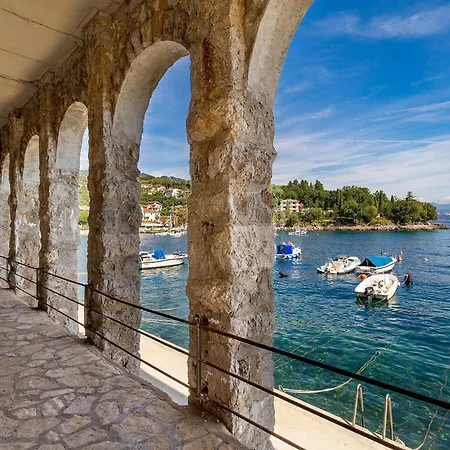 Appartamento Beautiful In With Wifi Laurana